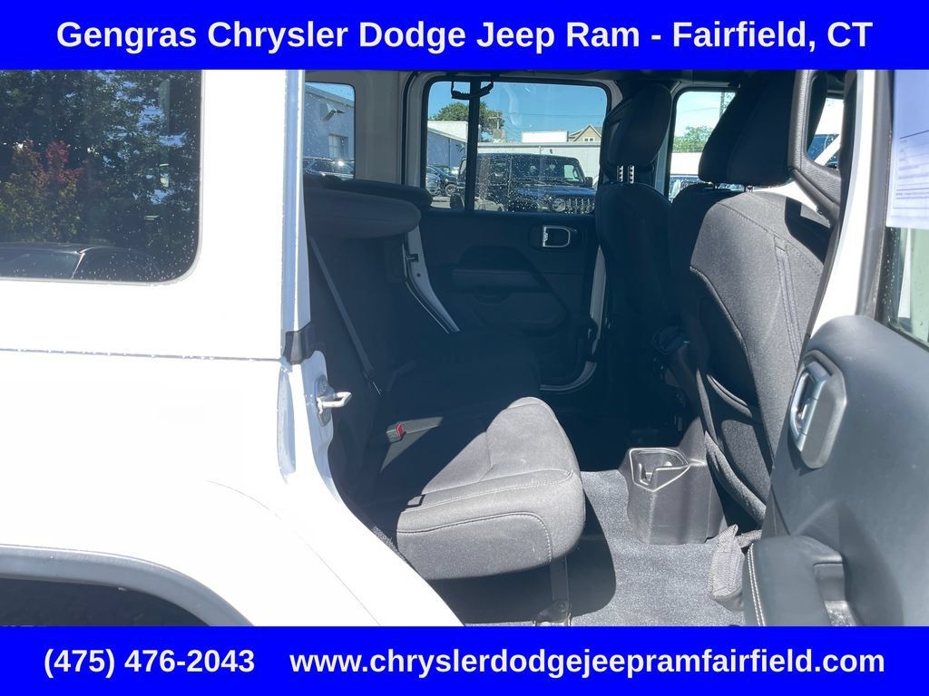 Used 2019 Jeep Wrangler Unlimited Sahara AWD/4WD image 26