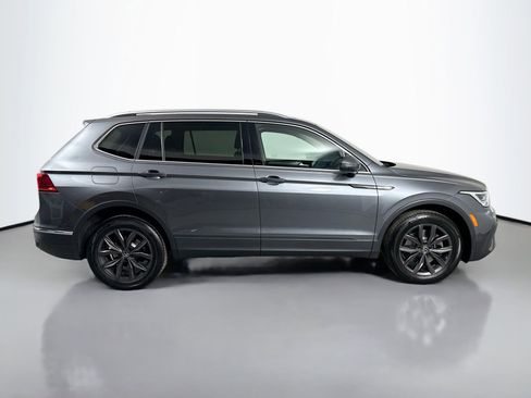 Certified 2022 Volkswagen Tiguan SE image 4
