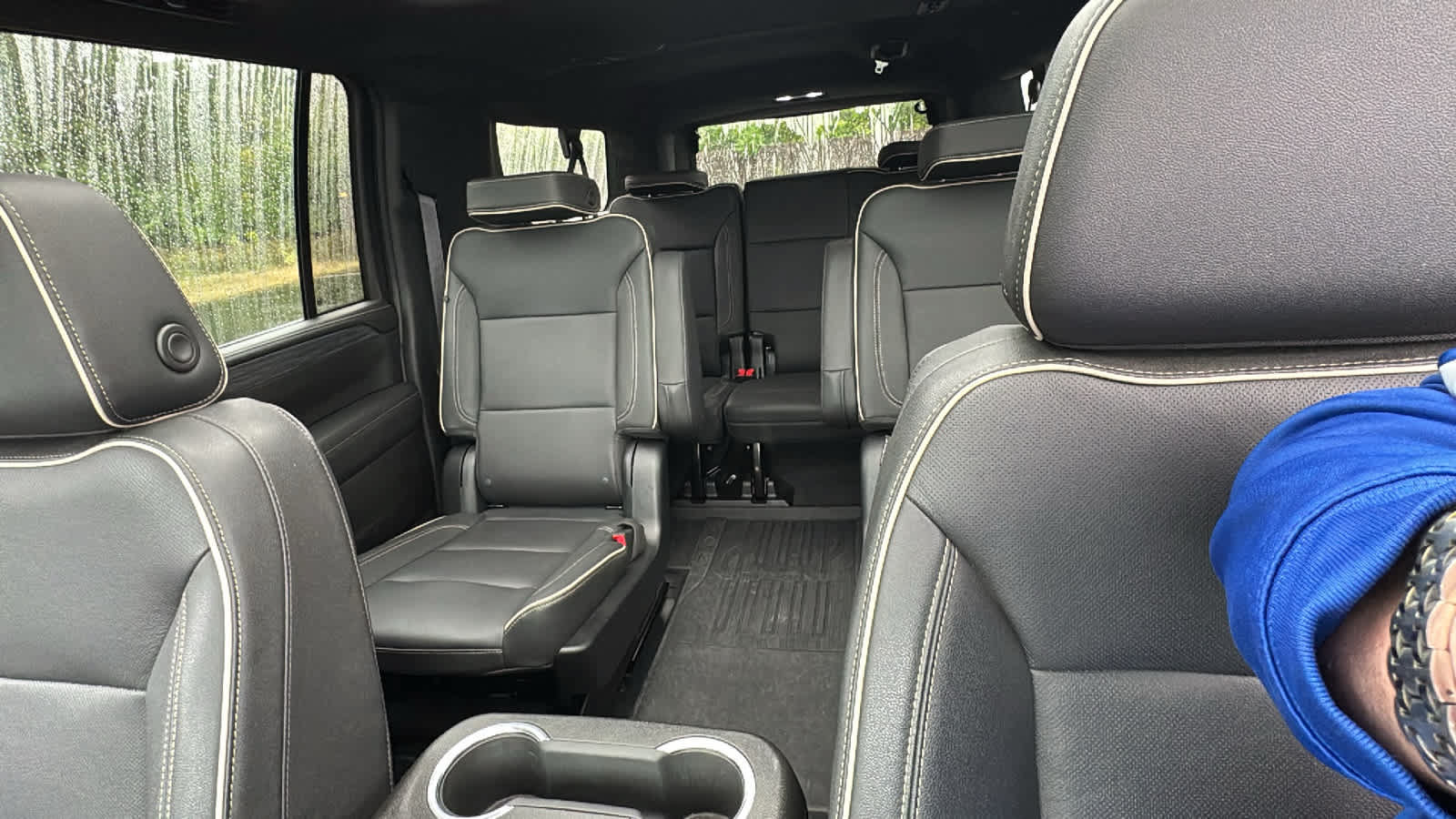 Certified 2023 GMC Yukon XL SLT w/ SLT Premium Package AWD/4WD image 30