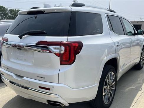 Used 2021 GMC Acadia Denali w/ Denali Ultimate Package AWD/4WD image 3