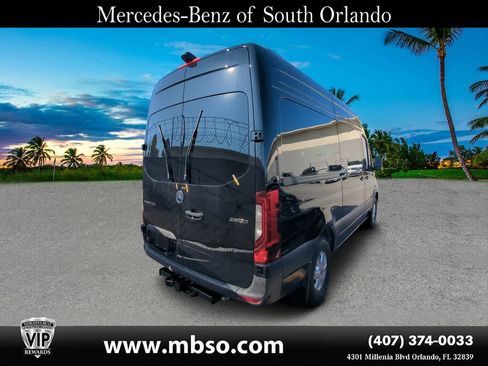 Used 2025 Mercedes-Benz Sprinter 2500 image 16