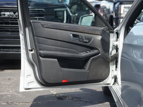 Used 2016 Mercedes-Benz E 350 Sedan image 31