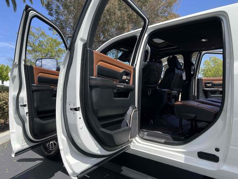 Used 2022 RAM 2500 Limited AWD/4WD image 49