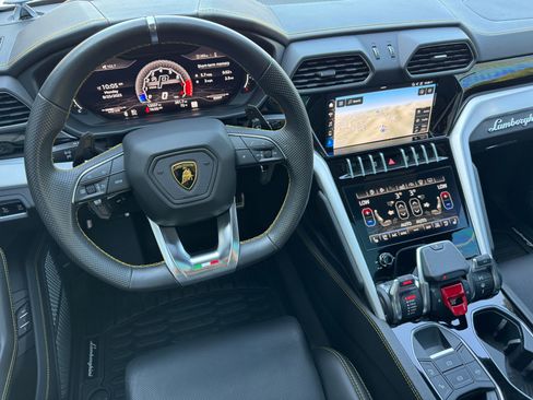 Used 2021 Lamborghini Urus image 54