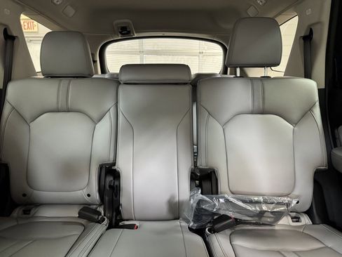 New 2025 Honda Pilot EX-L image 14