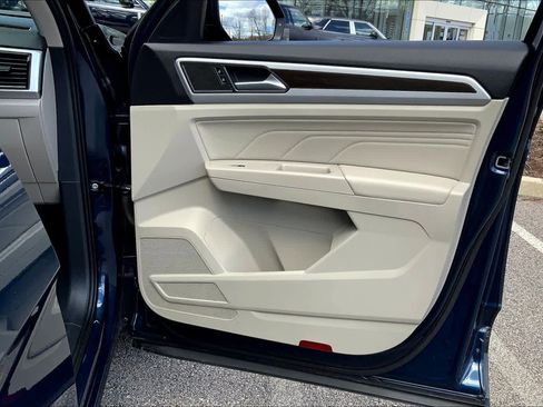 Used 2023 Volkswagen Atlas SE w/ Panoramic Sunroof Package AWD/4WD image 22