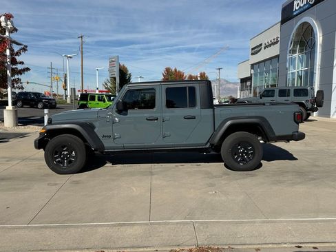 New 2025 Jeep Gladiator Sport image 11