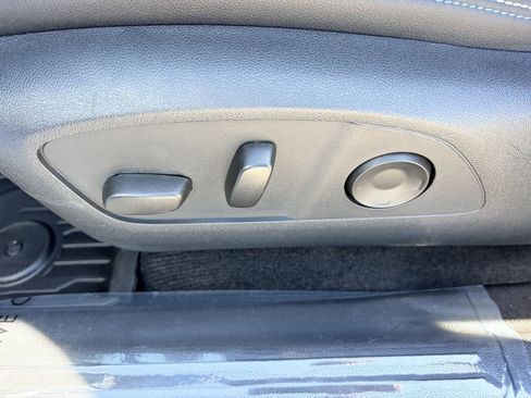 Used 2024 Chevrolet Equinox EV LT FWD image 20