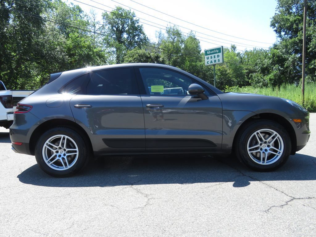 Used 2018 Porsche Macan Sport Edition AWD/4WD image 4