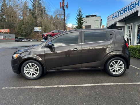 Used 2015 Chevrolet Sonic LT w/ Fun and Sun Package image 9