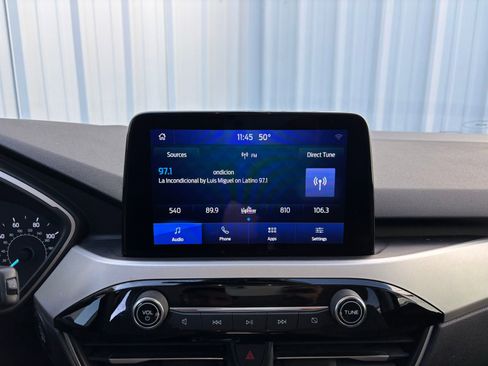 Used 2022 Ford Escape SE w/ SE Sport Appearance Package image 23