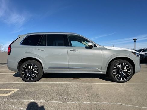 New 2026 Volvo XC90 B6 Plus w/ Protection Package Premier image 8