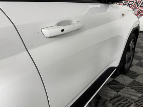 Used 2023 Hyundai Venue Limited w/ Cargo Package FWD image 30