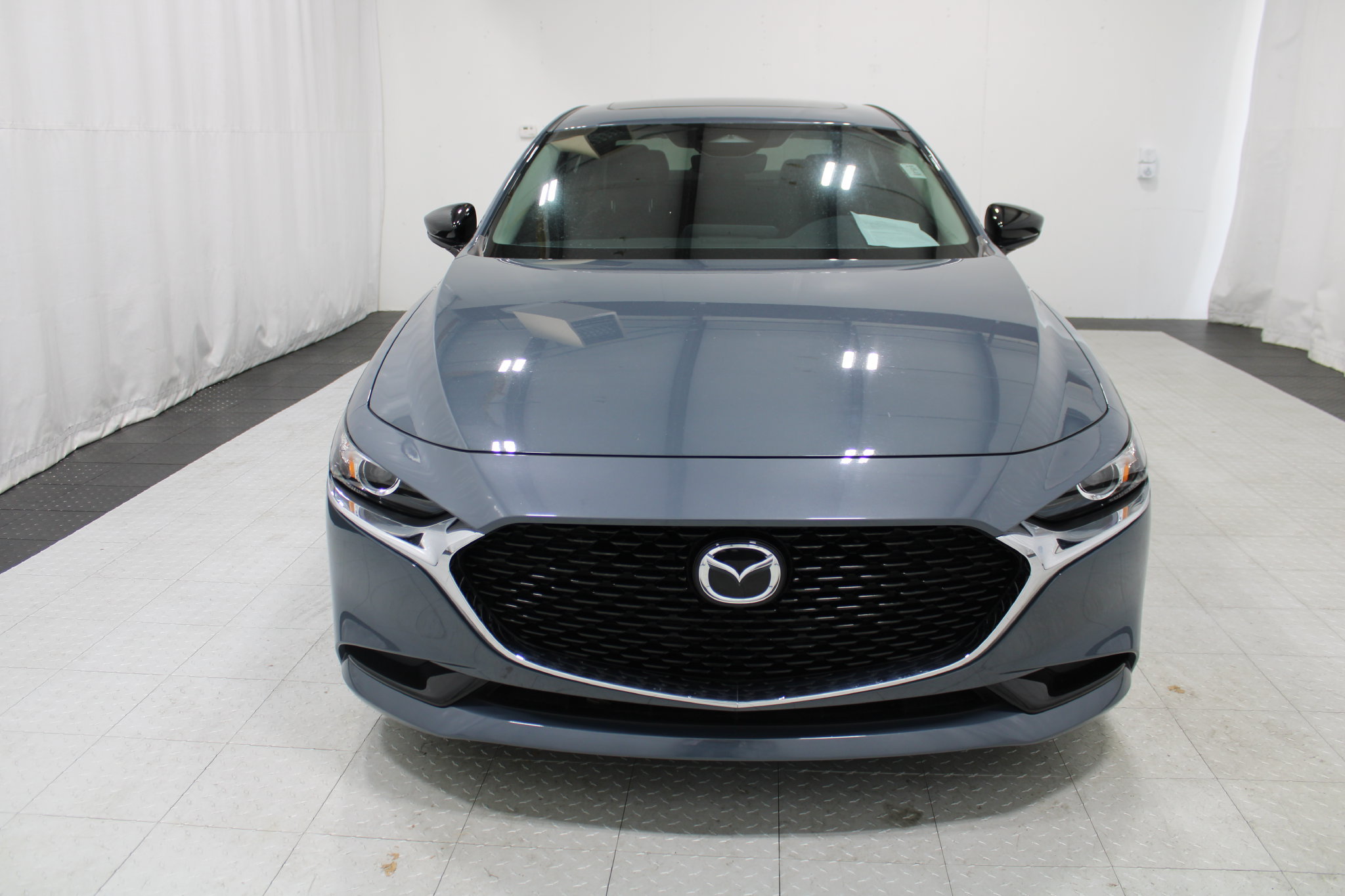 Used 2025 MAZDA MAZDA3 s AWD/4WD image 3