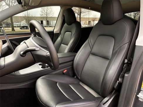 Used 2023 Tesla Model Y Performance image 25