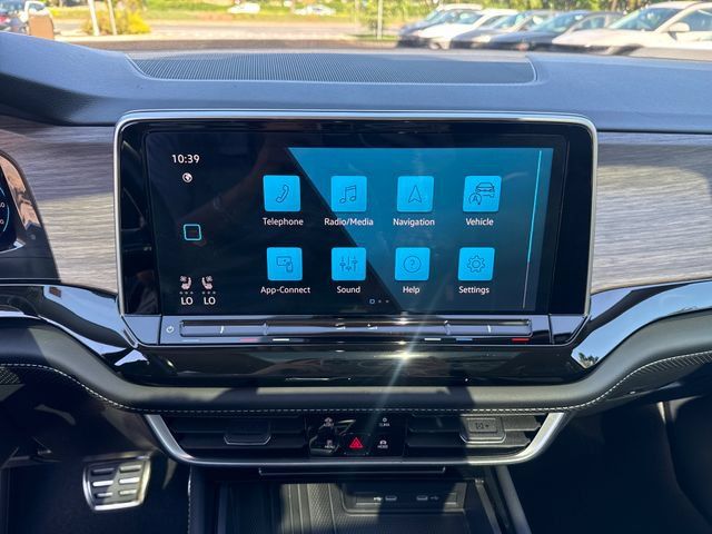 Used 2025 Volkswagen Atlas SEL Premium R-Line AWD/4WD image 18