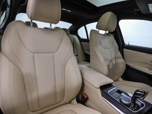 Used 2021 BMW 330i xDrive Sedan w/ Convenience Package image 32