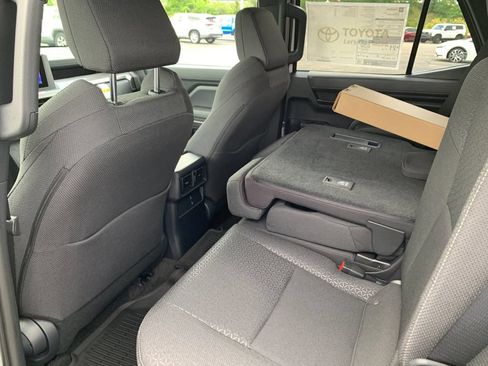 New 2026 Toyota 4Runner SR5 AWD/4WD image 13