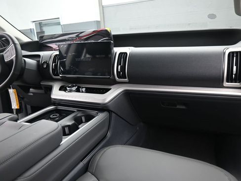 New 2026 Ford Expedition Max Active image 2