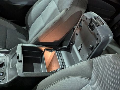 Used 2020 Chevrolet Traverse LT image 44