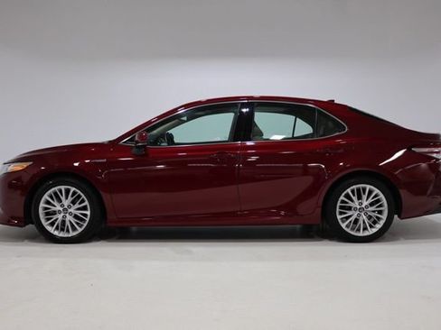 Used 2020 Toyota Camry XLE w/ Driver Assist Package FWD image 4