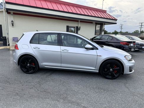 Used 2017 Volkswagen GTI SE FWD image 4