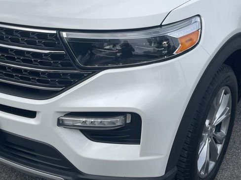 Used 2021 Ford Explorer XLT w/ Equipment Group 202A AWD/4WD image 9