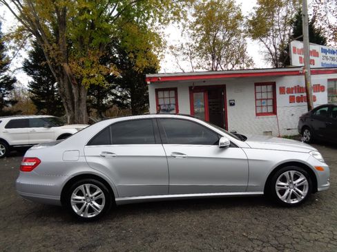 Used 2011 Mercedes-Benz E 350 4MATIC Sedan image 4