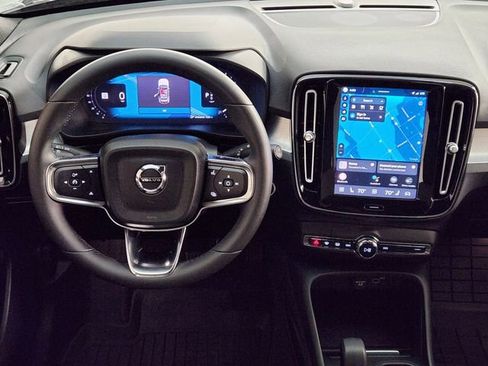 Used 2023 Volvo XC40 B4 Core w/ Protection Package Premier FWD image 27