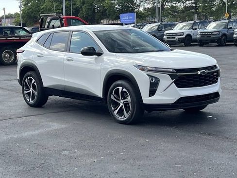 Used 2024 Chevrolet Trax RS w/ Driver Confidence Package FWD image 7