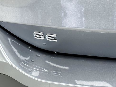 New 2026 Volkswagen Tiguan SE image 25