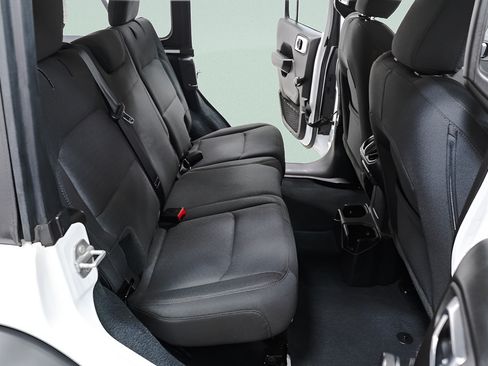 Used 2022 Jeep Wrangler Unlimited Sport AWD/4WD image 30