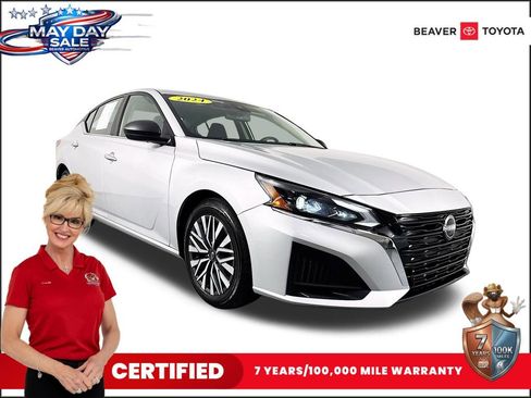 Used 2024 Nissan Altima 2.5 SV FWD image 1