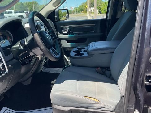 Used 2017 RAM 1500 Classic SLT AWD/4WD image 26
