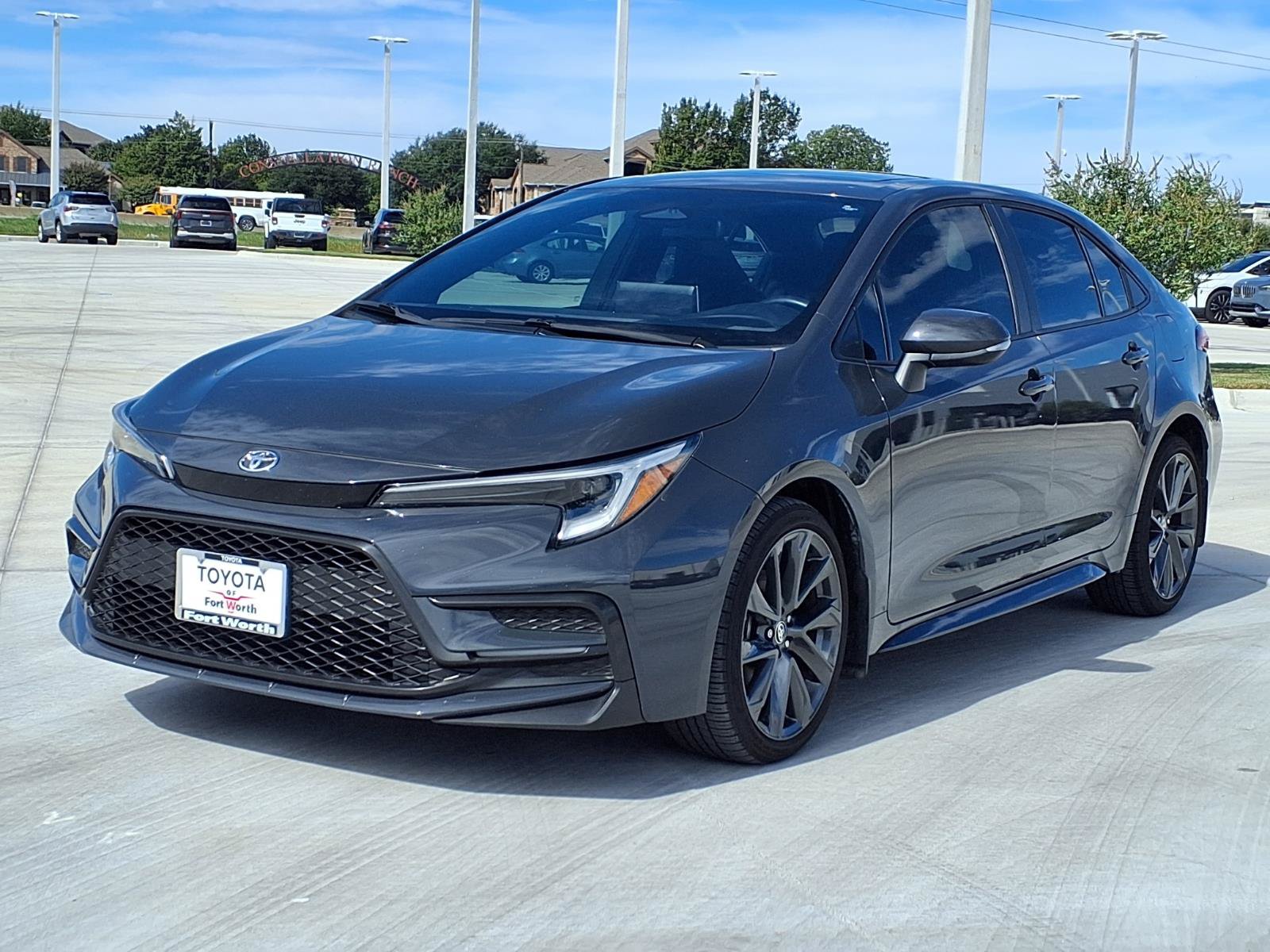 Used 2025 Toyota Corolla SE w/ SE Premium Package FWD image 3