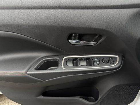 New 2025 Nissan Versa SR w/ Trunk Package image 19