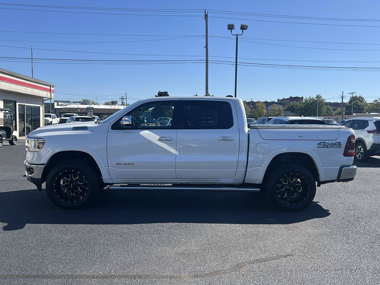 Used 2019 RAM 1500 Laramie AWD/4WD image 7