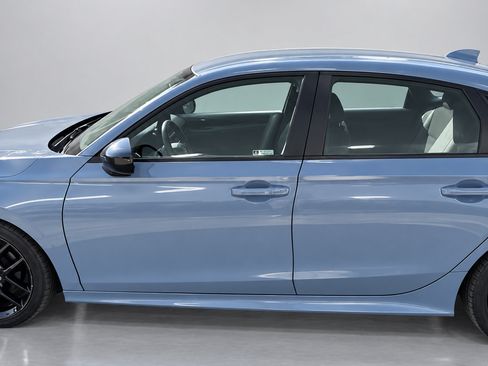 Used 2023 Honda Civic Sport image 8