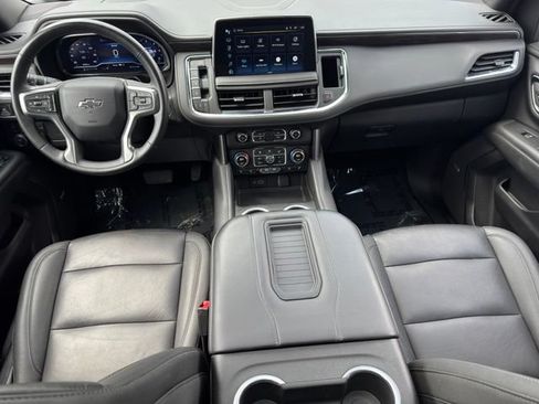 Certified 2024 Chevrolet Suburban Z71 w/ Luxury Package AWD/4WD image 15