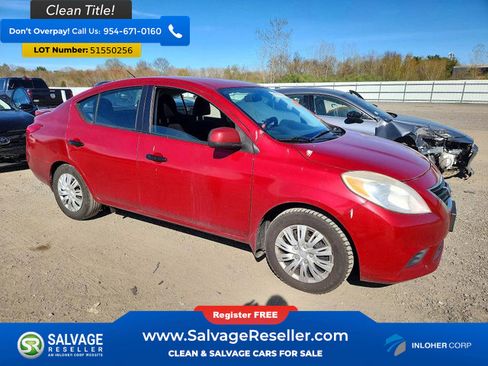 Used 2013 Nissan Versa SV FWD image 5