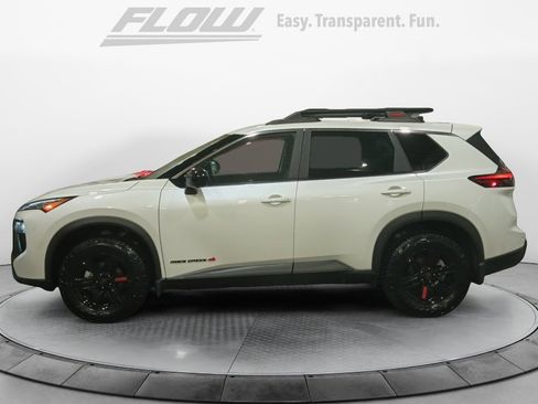 Used 2026 Nissan Rogue SV AWD/4WD image 4