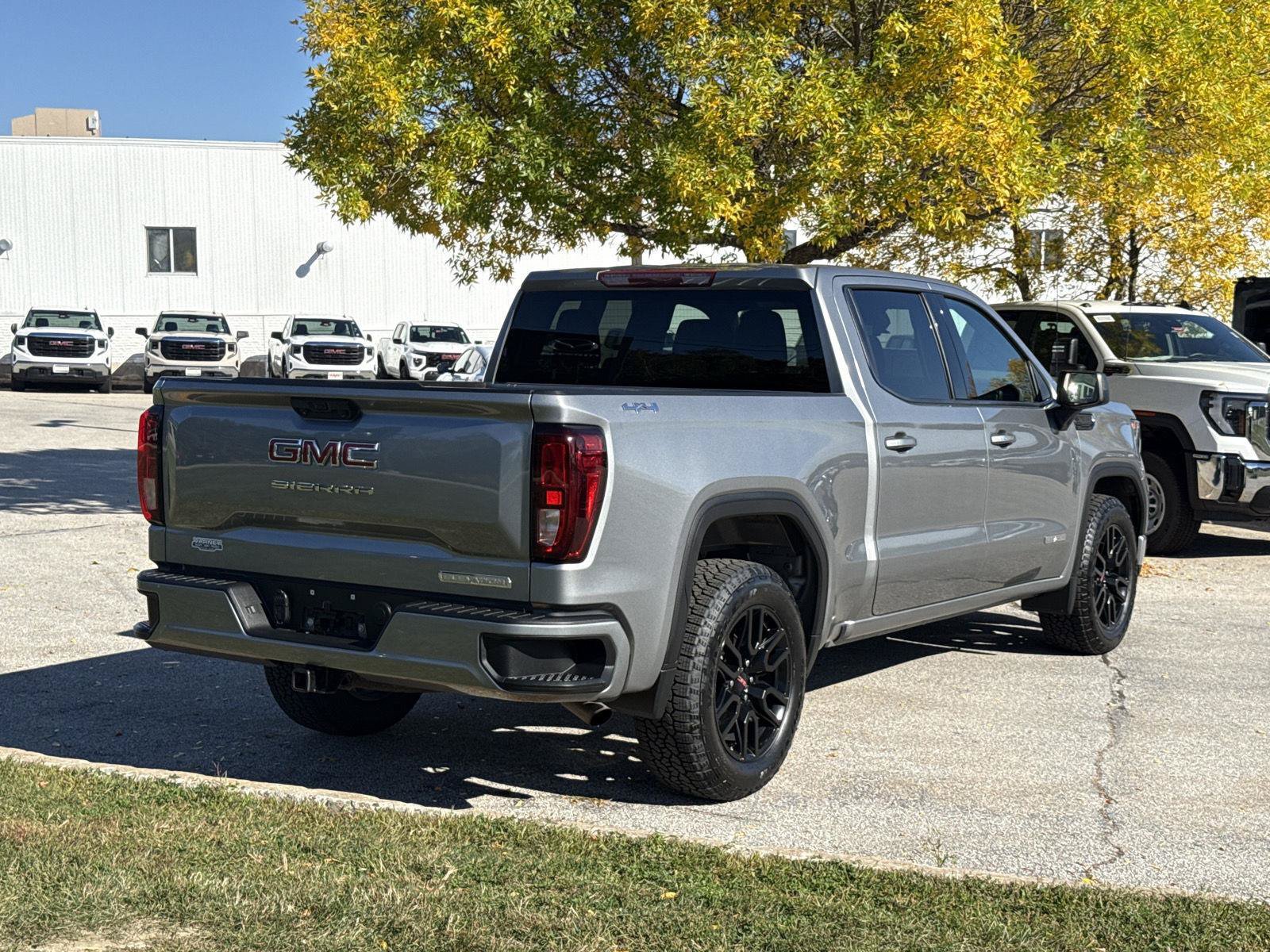 Used 2023 GMC Sierra 1500 Elevation AWD/4WD image 11