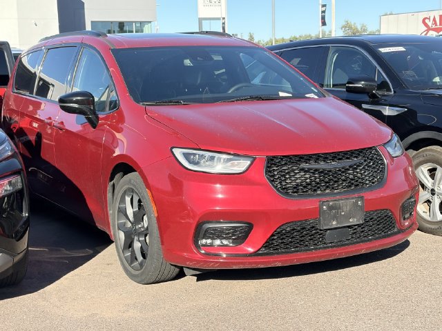 Used 2025 Chrysler Pacifica Limited FWD image 3