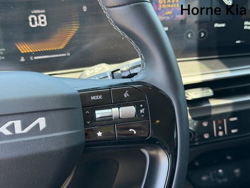 New 2026 Kia Sorento LX FWD image 13