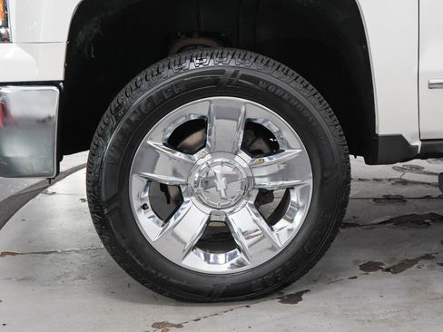 Used 2015 Chevrolet Silverado 1500 LTZ w/ LTZ Plus Package AWD/4WD image 28