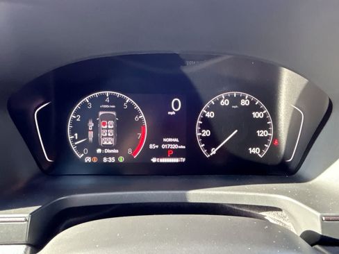 Used 2025 Honda Pilot TrailSport image 19