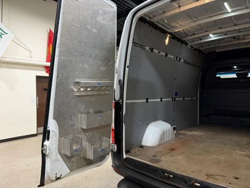 Used 2020 Mercedes-Benz Sprinter 2500 image 21