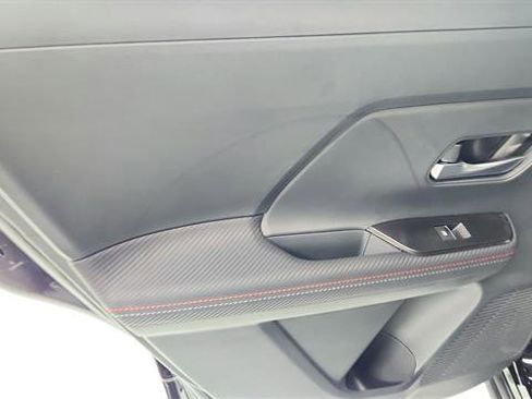 Used 2025 Nissan Kicks SR AWD/4WD image 20
