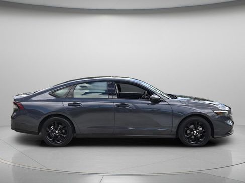 Certified 2025 Honda Accord SE image 3
