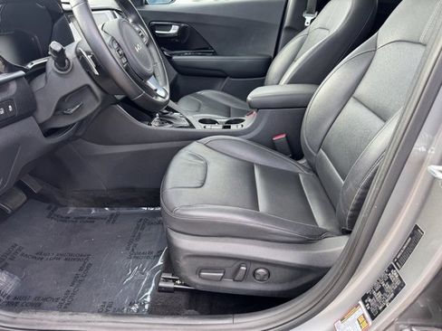 Certified 2022 Kia Niro Touring Special Edition image 12